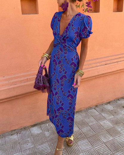 Aria™ - Élégant robe à décolleté en V profond avec motif de feuilles