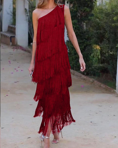 Robe à franges élégante Maya avec épaules dénudées