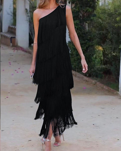 Robe à franges élégante Maya avec épaules dénudées