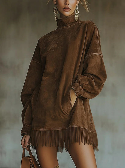 Amalia | Robe en daim avec col montant et franges