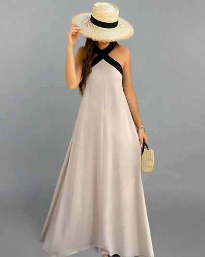 Brunhilde | Robe Élégante avec Dos Nu et Col Halter Moderne