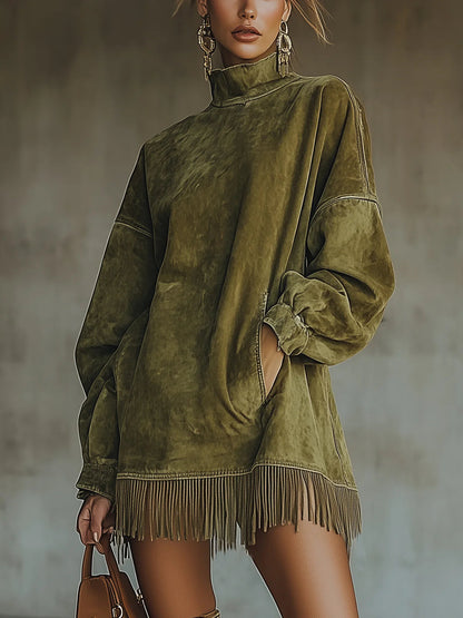 Amalia | Robe en daim avec col haut et franges