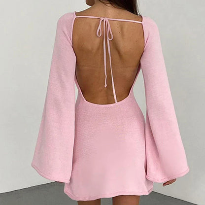 Robe Mini à Manches Longues pour Femmes avec Décolleté Large et Manches Évasées
