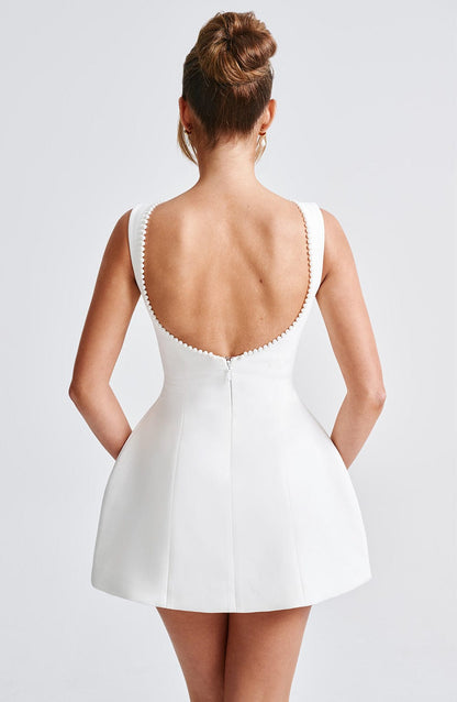 Mini Robe – Élégance avec des accents raffinés