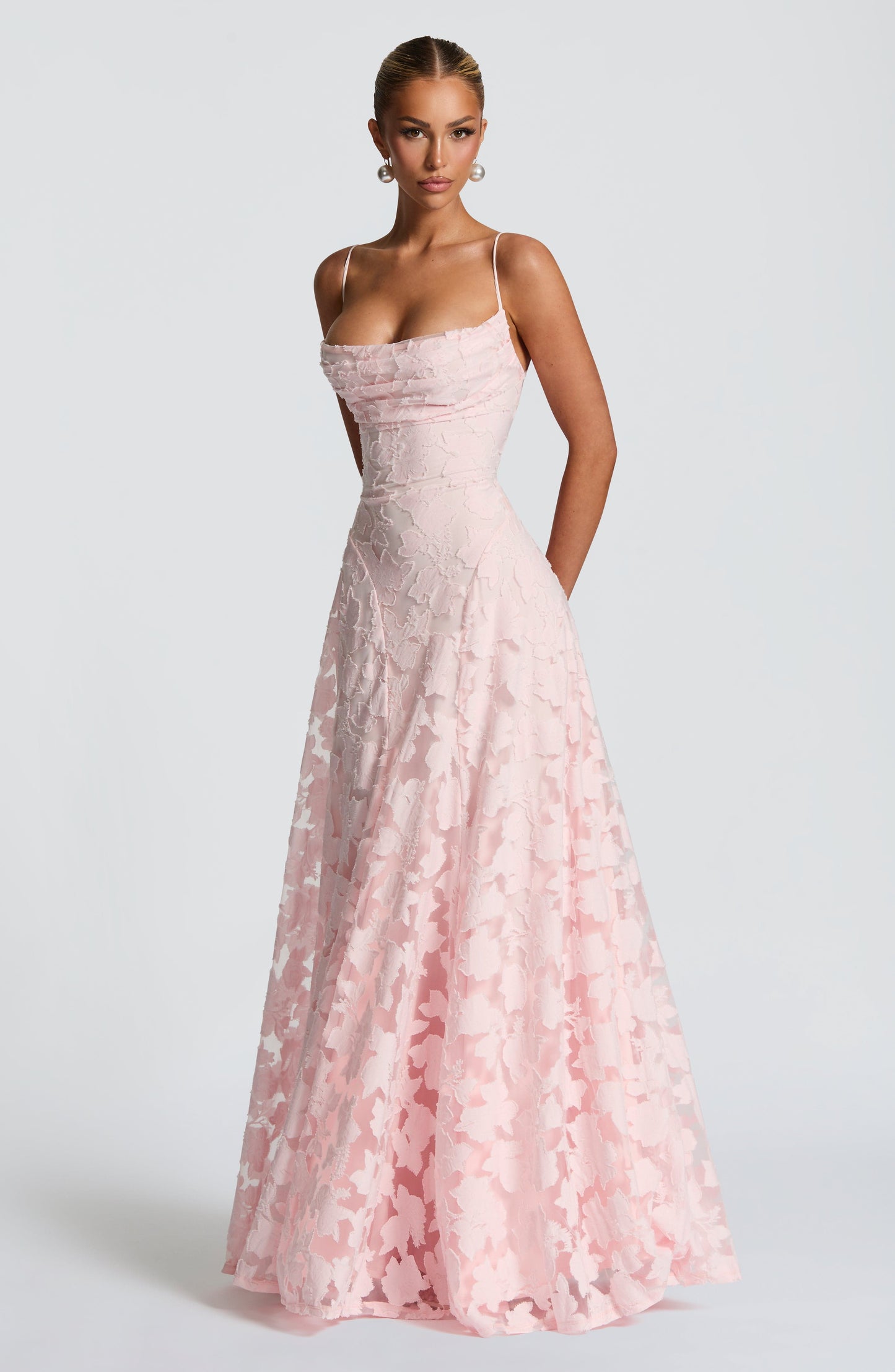 Alona - Robe Maxi en Dentelle Élégante avec Corset