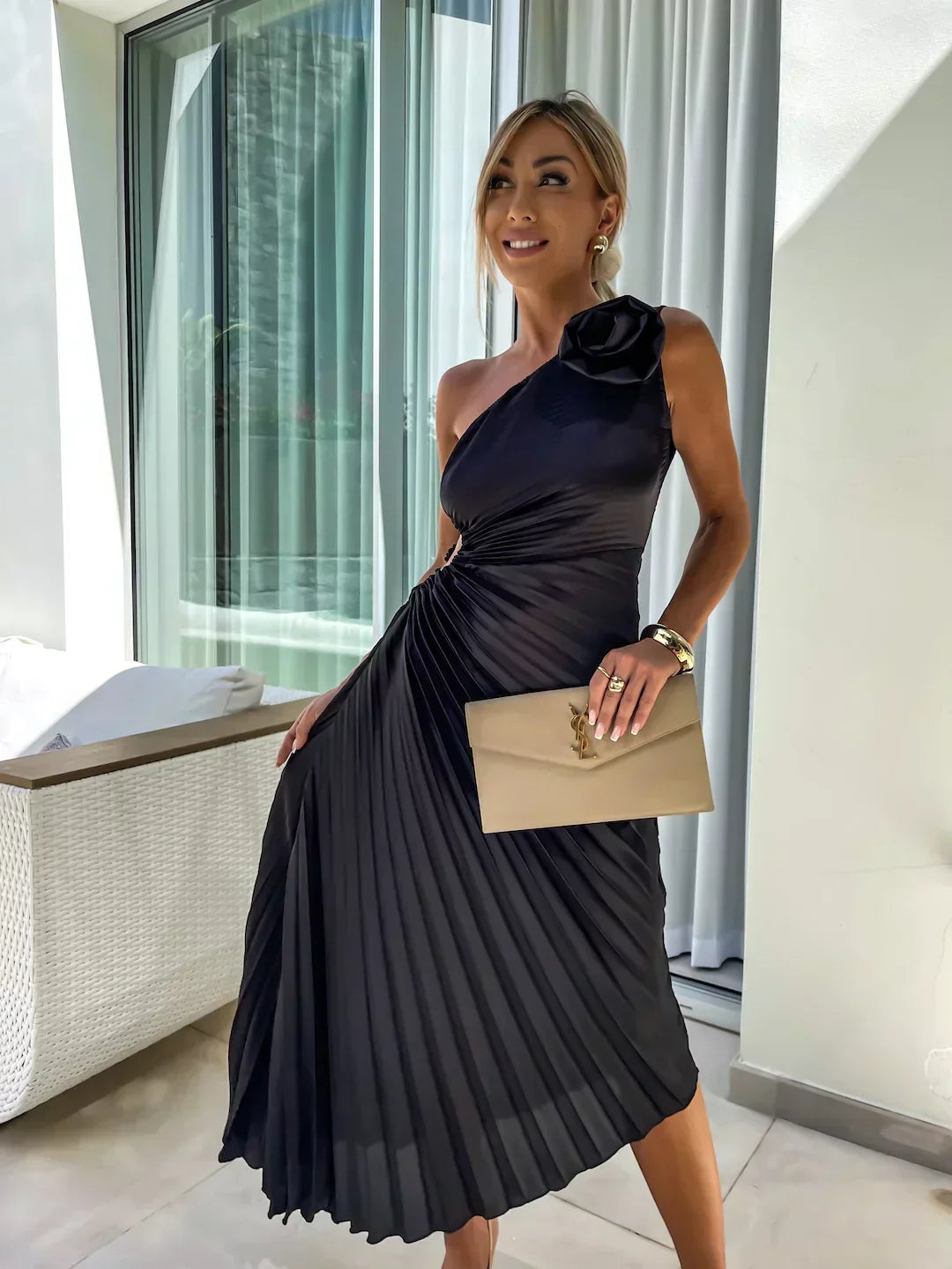 Dariella | Robe à Une Seule Manche avec Fleurs Romantiques