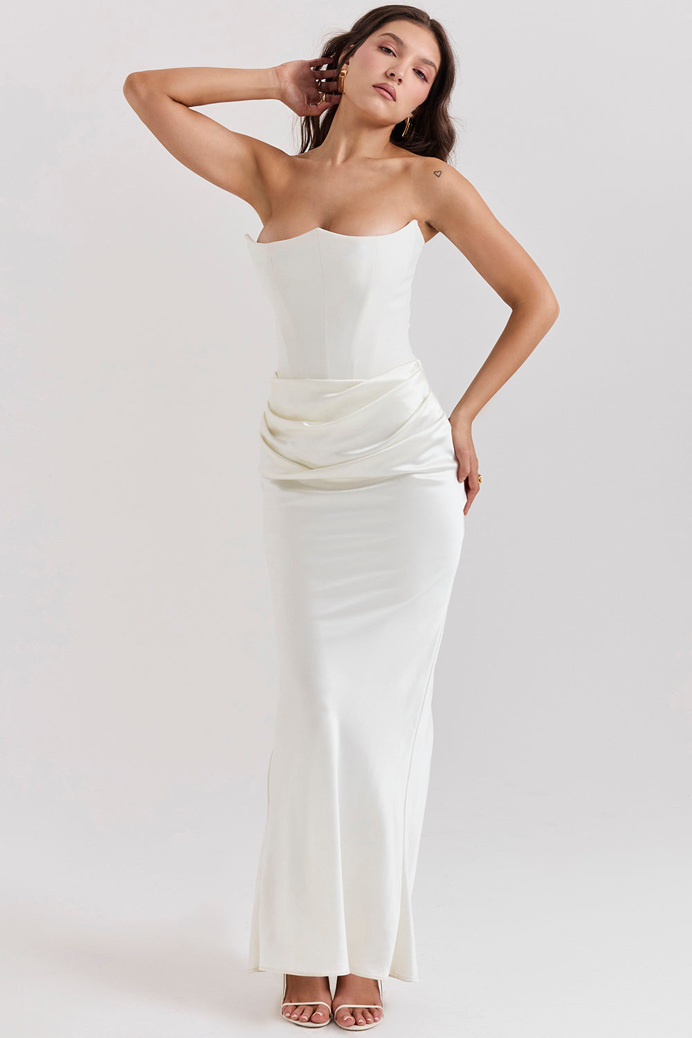 Paloma - Robe Maxi Élégante en Satin Sans Manches